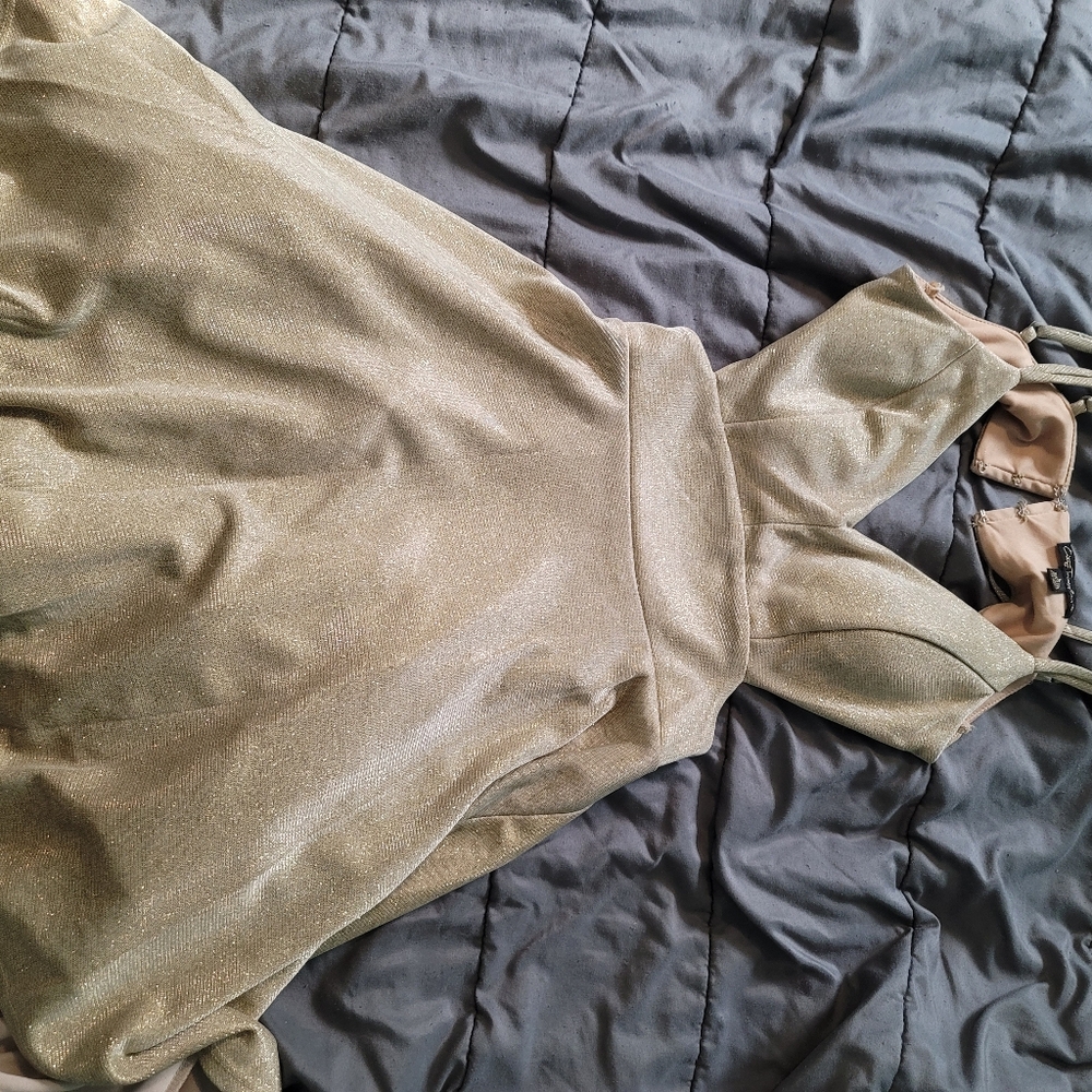 Large City Triangles dress. Gold C
